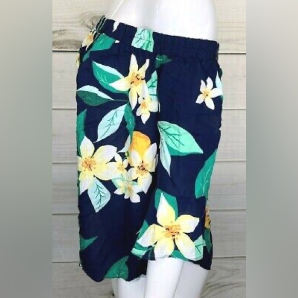 Old Navy Lightweight Off-the-Shoulder Swing Top - Picture 10 of 11